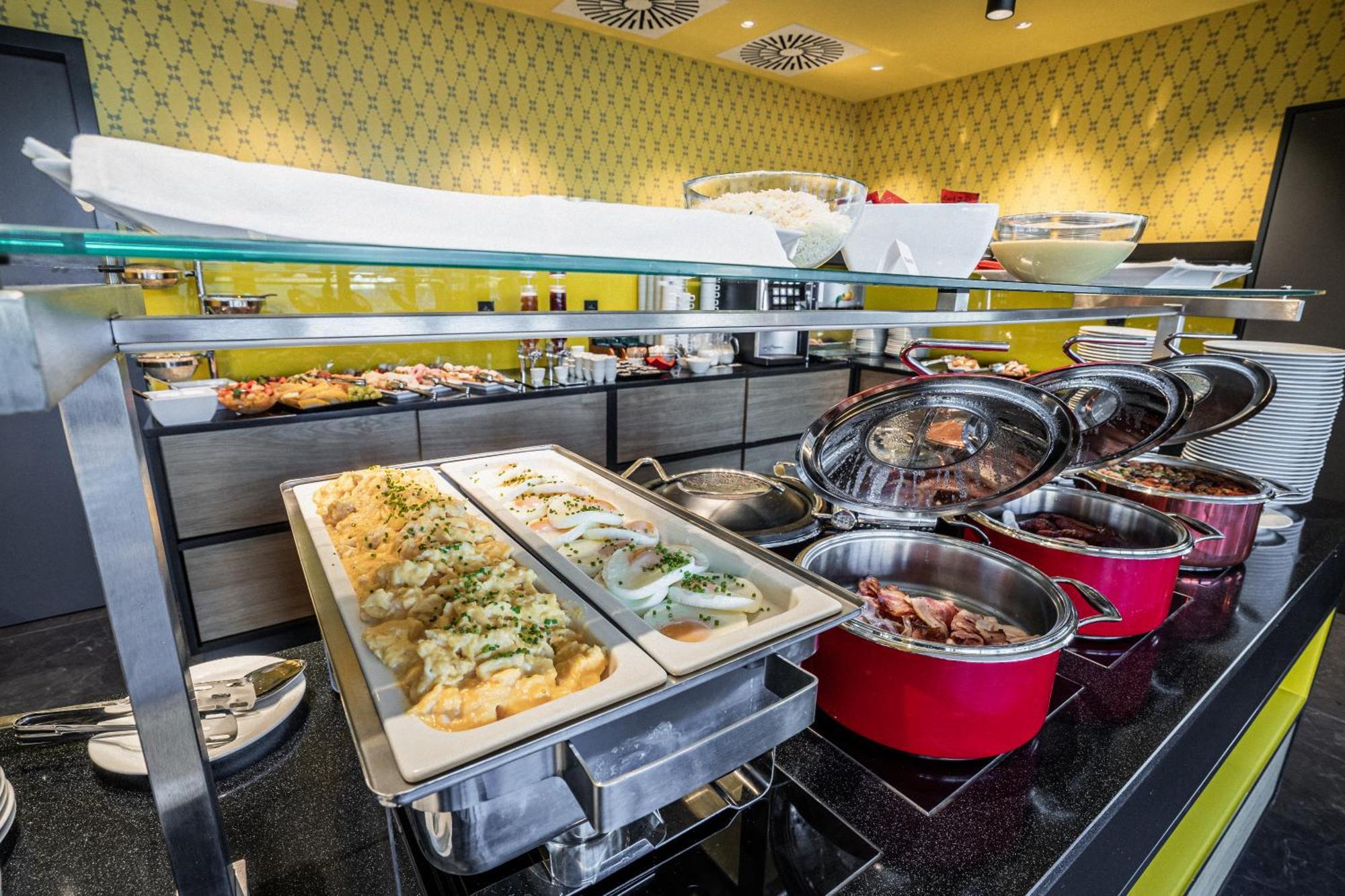 Ea Congress Hotel Aldis Hradec Králové Zewnętrze zdjęcie