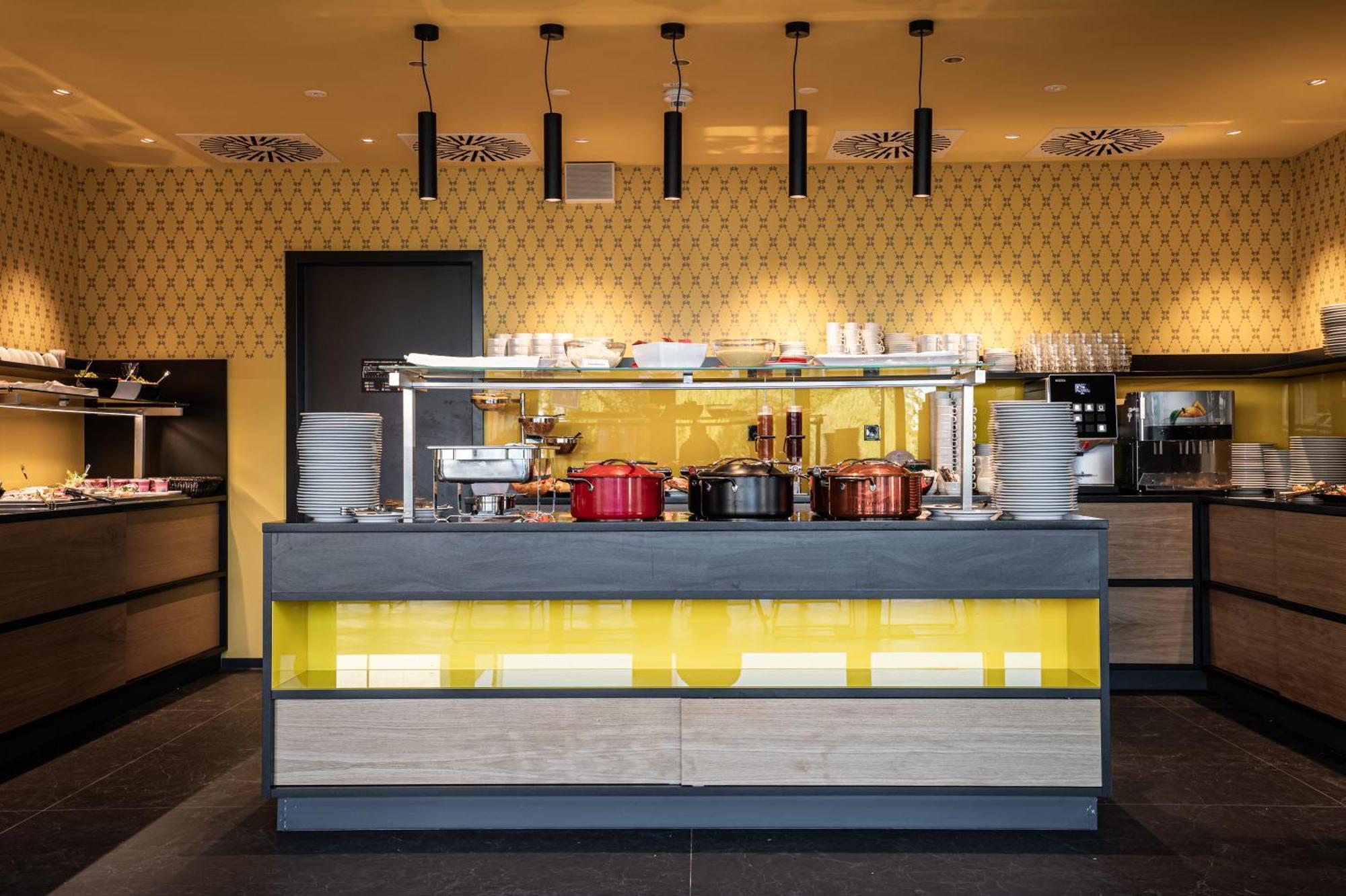 Ea Congress Hotel Aldis Hradec Králové Zewnętrze zdjęcie